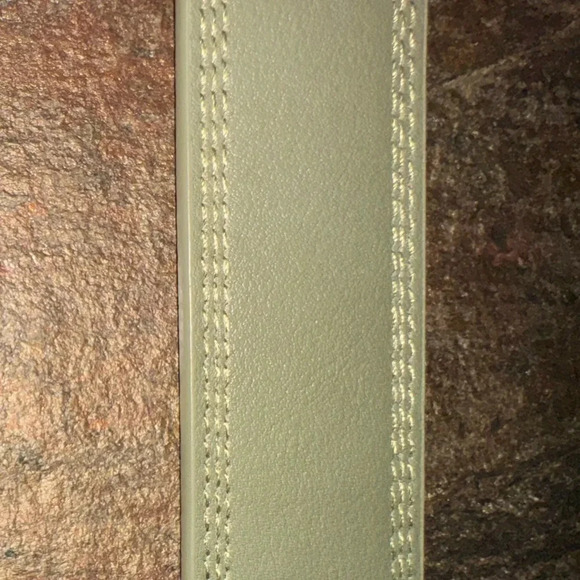 STEVE MADDEN Soffiano leather olive green belt with gold hardware size medium - Picture 4 of 7